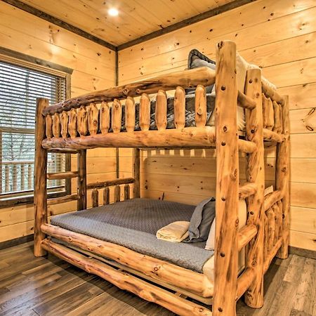 Luxe Cabin With Home Theater Less Than 2 Miles To Гатлинбург Экстерьер фото
