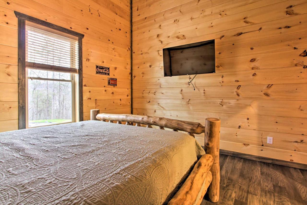 Luxe Cabin With Home Theater Less Than 2 Miles To Гатлинбург Экстерьер фото