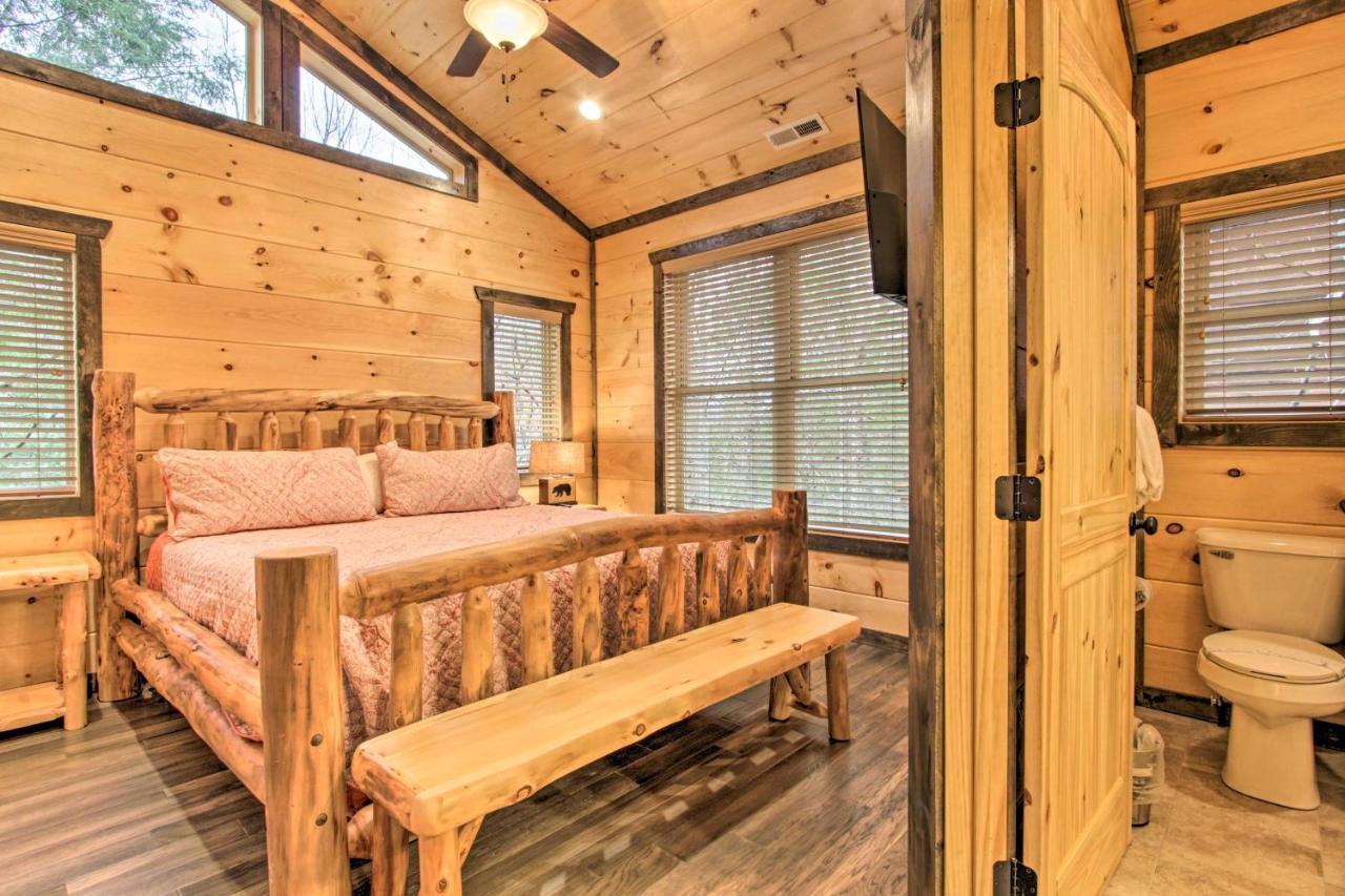 Luxe Cabin With Home Theater Less Than 2 Miles To Гатлинбург Экстерьер фото