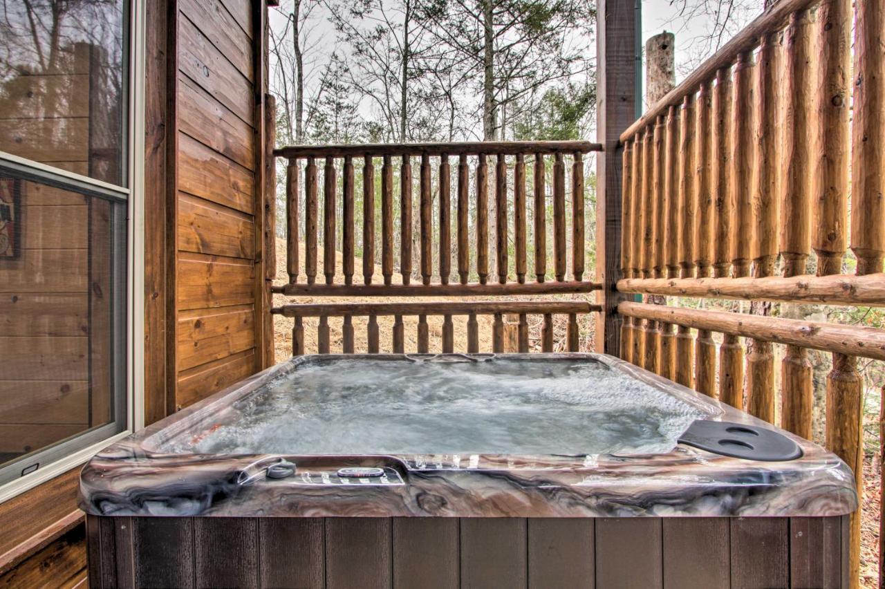 Luxe Cabin With Home Theater Less Than 2 Miles To Гатлинбург Экстерьер фото