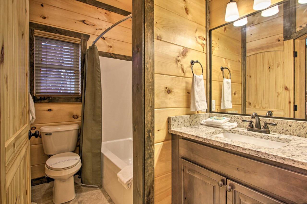 Luxe Cabin With Home Theater Less Than 2 Miles To Гатлинбург Экстерьер фото
