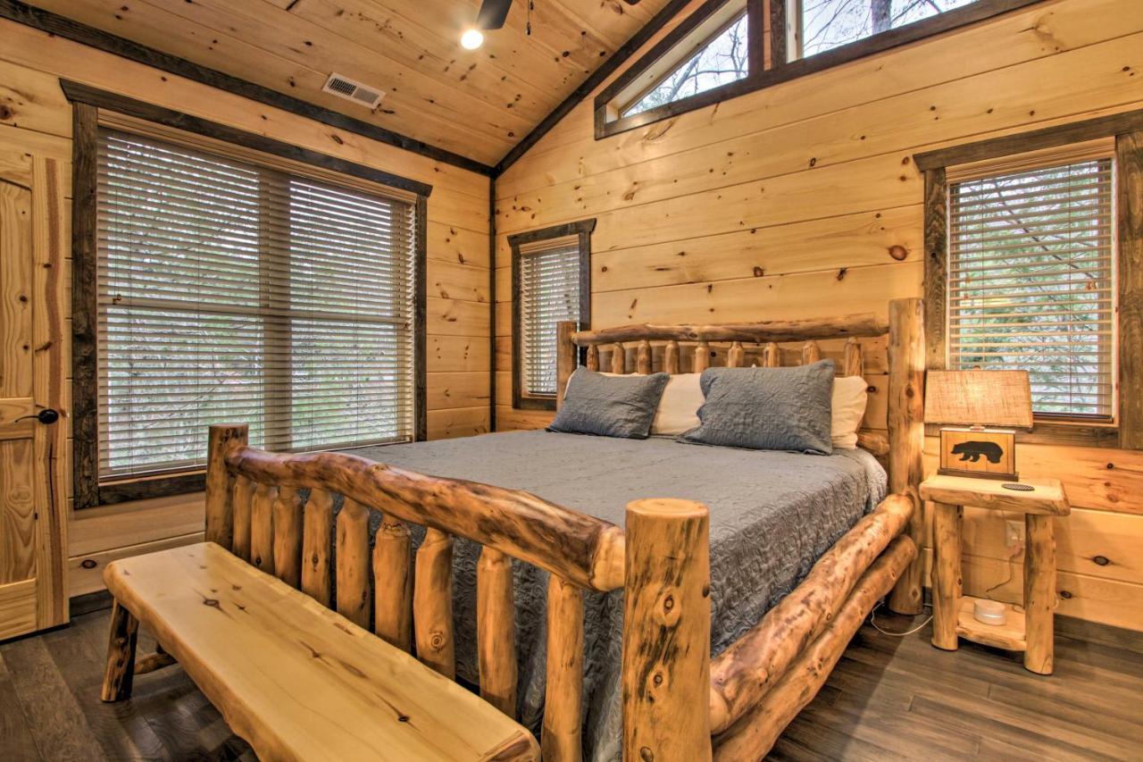 Luxe Cabin With Home Theater Less Than 2 Miles To Гатлинбург Экстерьер фото