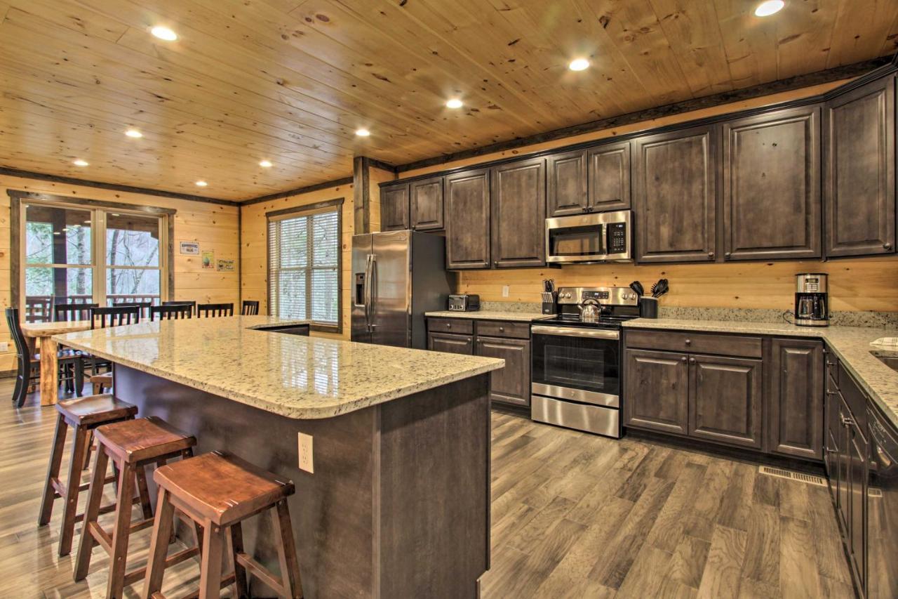 Luxe Cabin With Home Theater Less Than 2 Miles To Гатлинбург Экстерьер фото