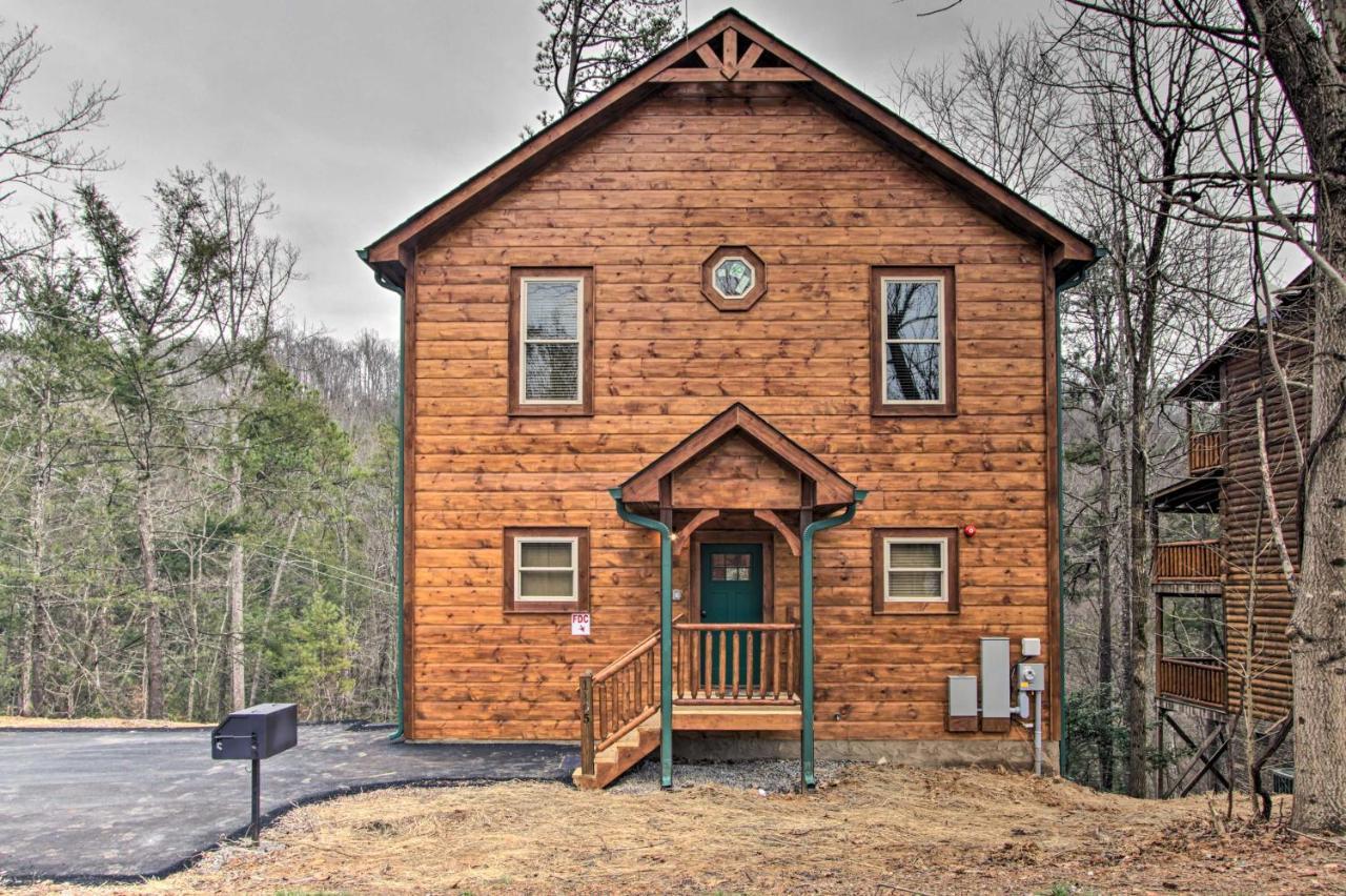 Luxe Cabin With Home Theater Less Than 2 Miles To Гатлинбург Экстерьер фото
